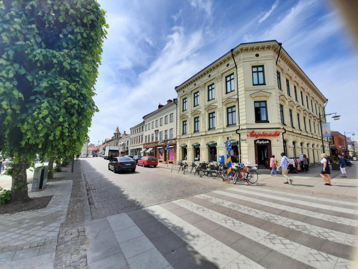 Broholm Bed&Breakfast Lidköping エクステリア 写真